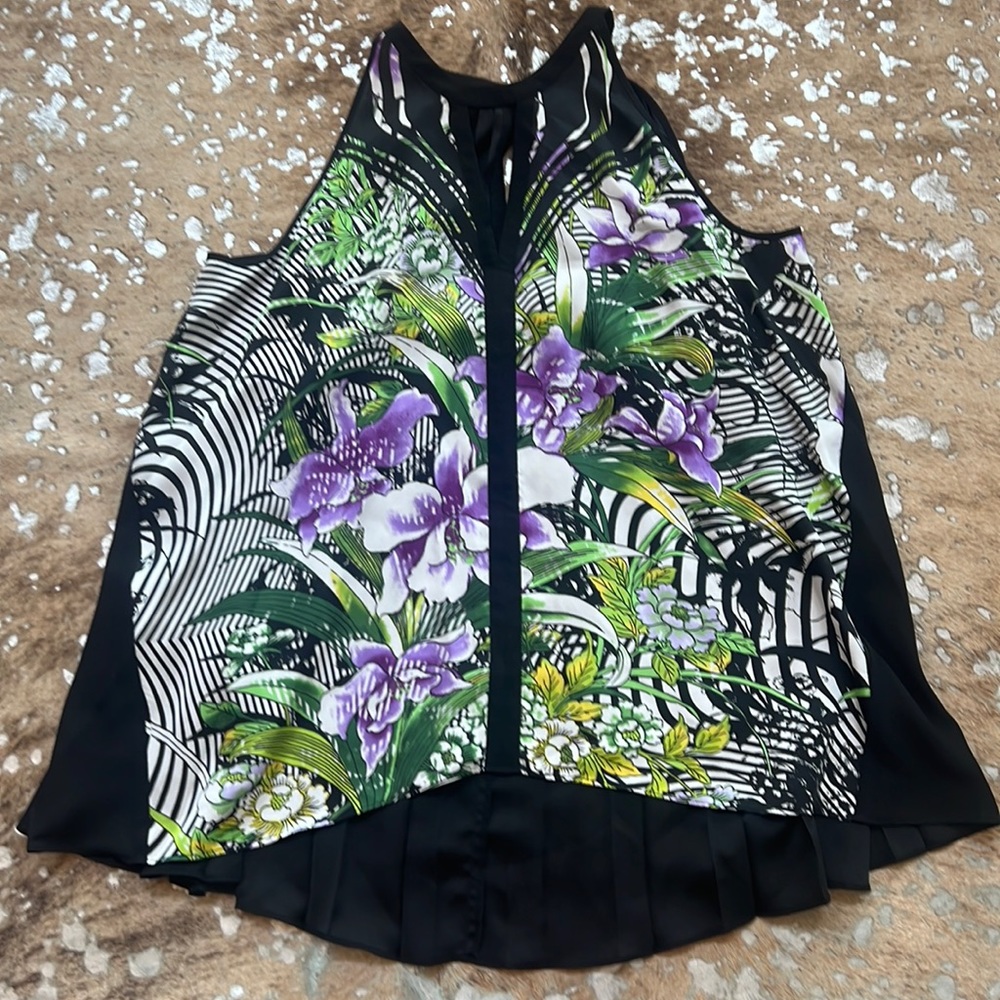 Kenneth Cole size Lg flowy floral sleeveless top
